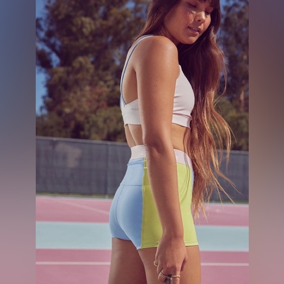 NWT Outdoor Voices SuperForma 1.5” Bloomer - Picture 1 of 2